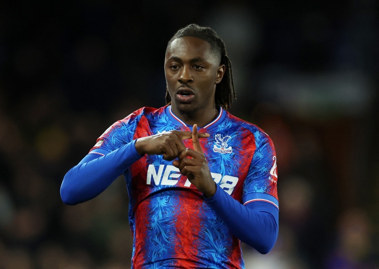 华体会官网平台-枪手总监与主帅七月亲赴游说,埃泽转会关键在此一举